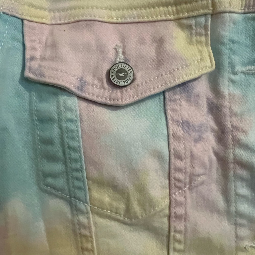 NWT Wm Hollister Tie Dye Cropped Jean Jacket w/ Frayed Hem Sz Medium *50% off*